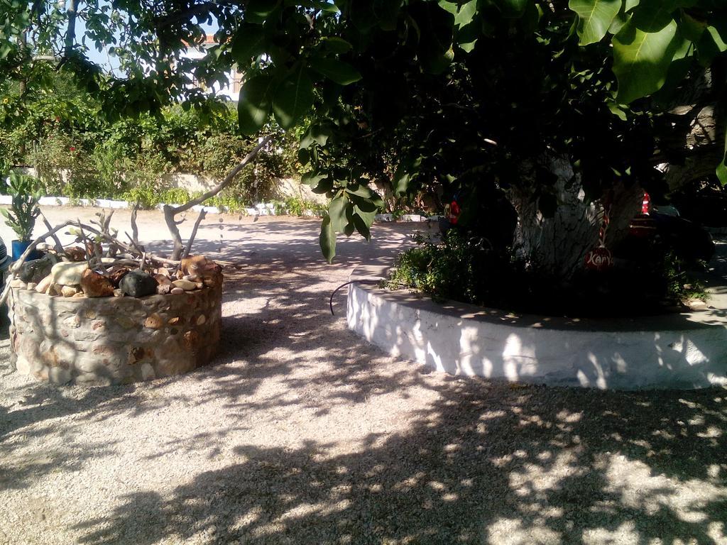 Guesthouse Karidia Skala Eresou Exterior foto